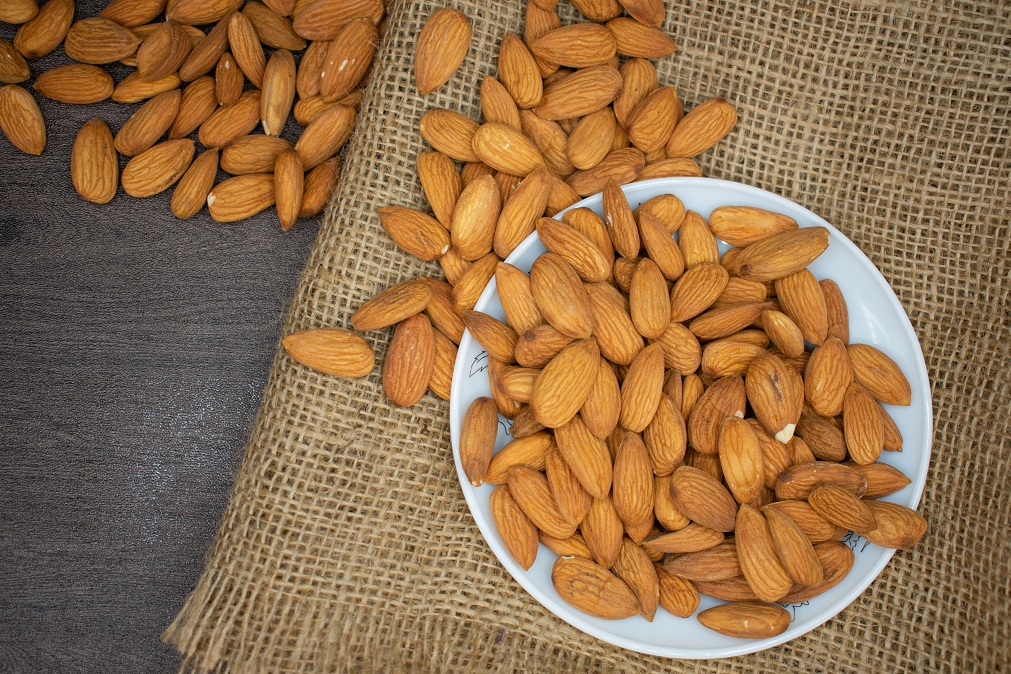 Whole-Almonds.jpg